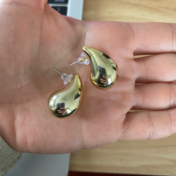 Zara gold color drop blogger favourite earring - Picture 3 of 3